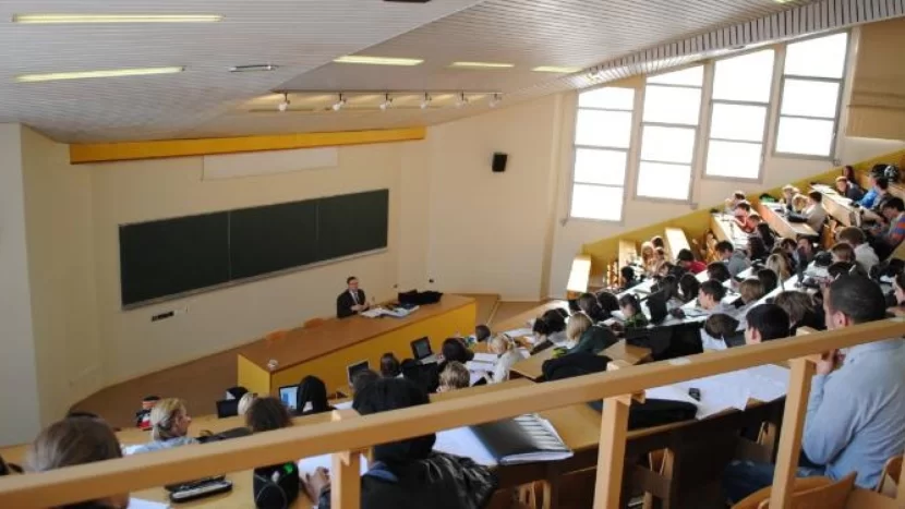 Bu ixtisasla bağlı qərar verildi