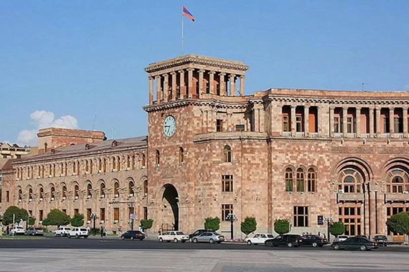 Deputatlarımız gələn ay İrəvana gedəcək?