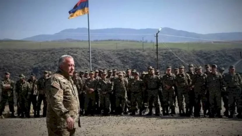 Azərbaycan sərhədində döyüşə hazırlıq gedir: Minlərlə hərbçi silahlandırıldı