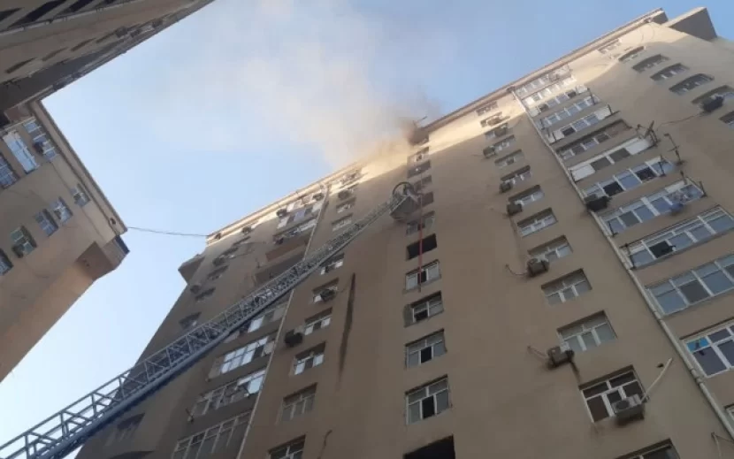 Bakıda yaşayış binasında yanğın OLDU