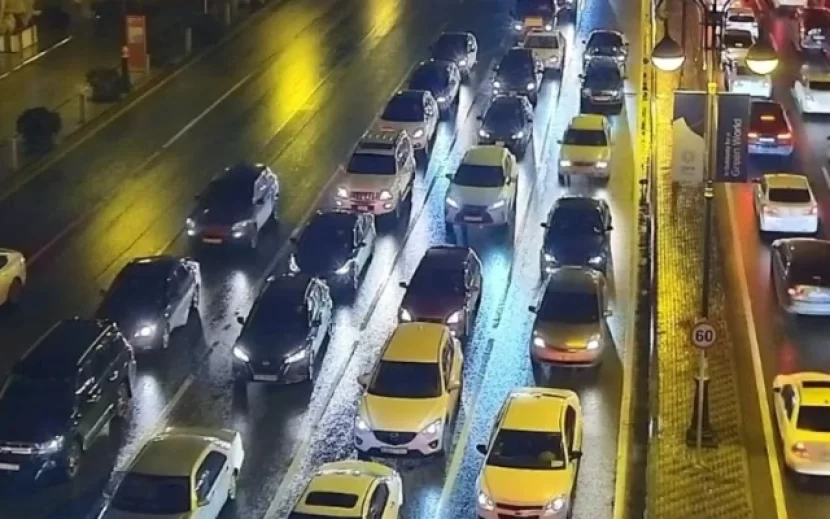 Bu yollarda sıxlıq var - SİYAHI