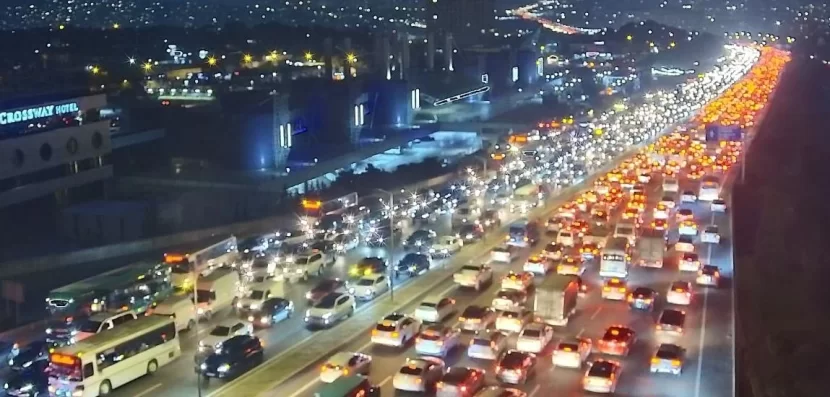 Hazırda tıxac olan YOLLAR