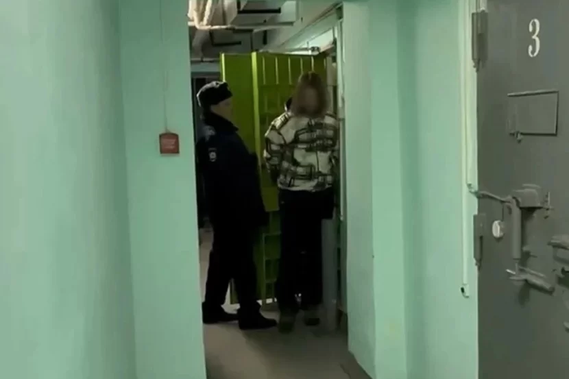 Qətl törədib yoldan keçənlərə qızılgül payladı: Dəhşətli TƏFƏRRÜATLAR