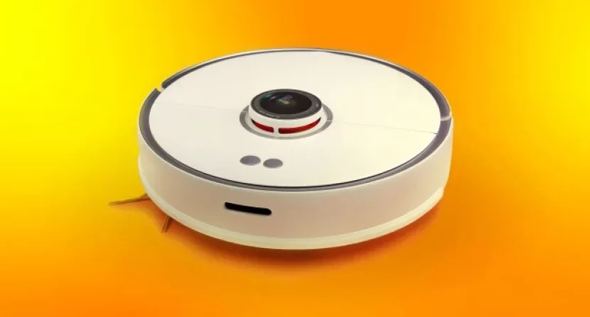 Zəlzələdən qaçan robot tozsoran... - VİDEO