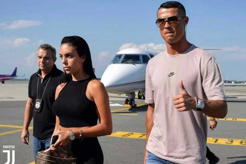 Ronaldo 73 milyon dollara yeni təyyarə alıb -VİDEO