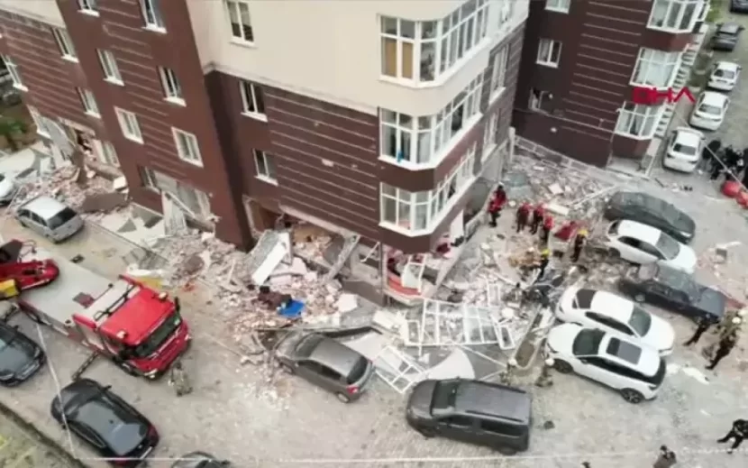 İstanbulda binada partlayış - Ölən və yaralılar var