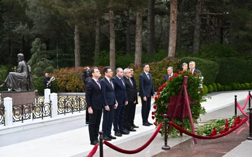 Rusiyanın Həştərxan vilayətinin qubernatoru Bakıya gəldi - FOTOLAR