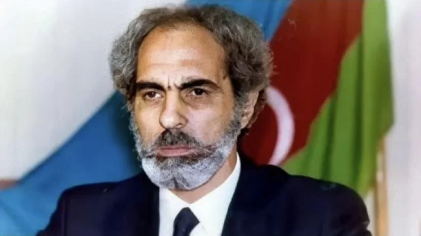 Elçibəyin Bakıdakı evi QARƏT OLUNUB