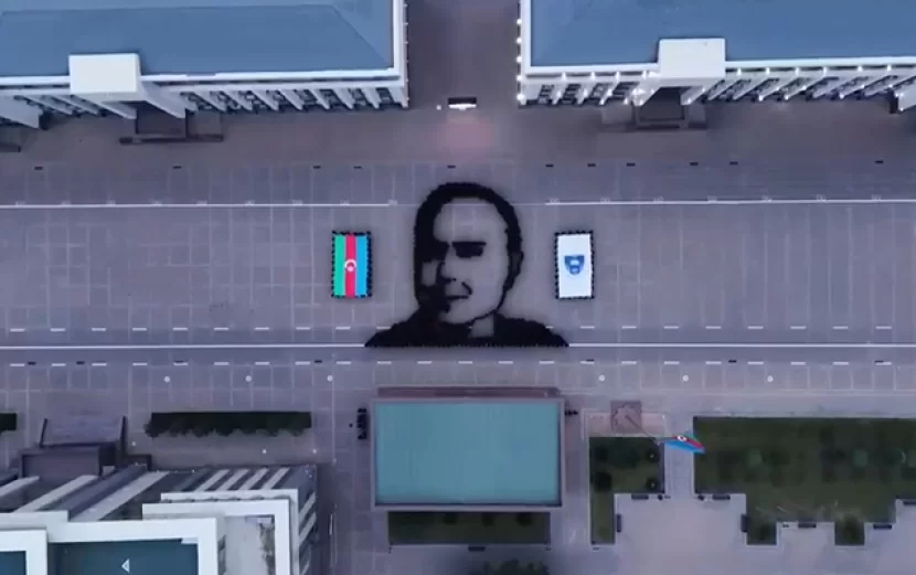 Polis Akademiyasının kursantları fləşmob keçirdi - VİDEO