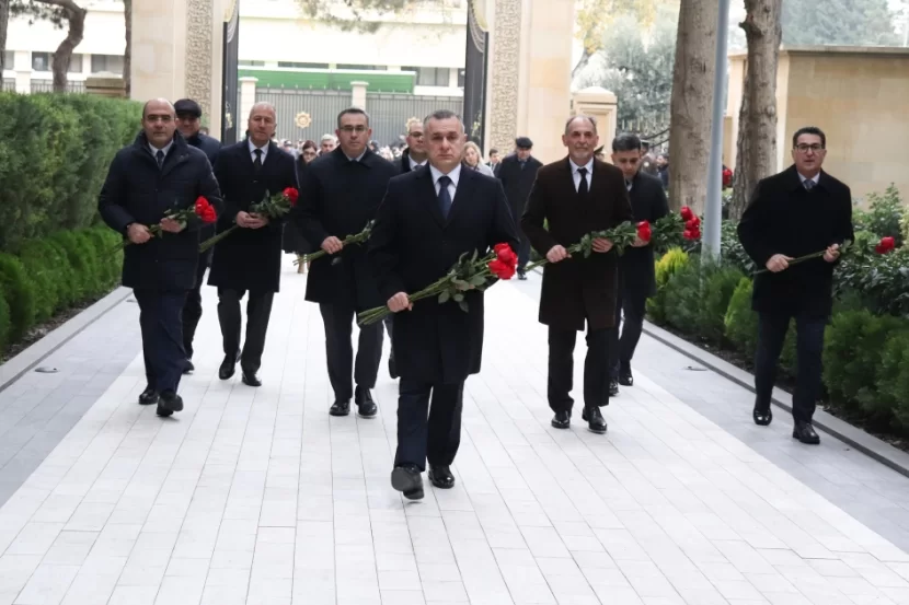Səhiyyə işçiləri Ulu Öndər Heydər Əliyevin əziz xatirəsini yad etdi