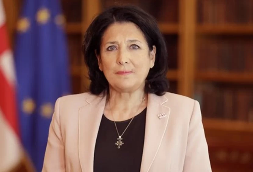 Zurabişvili: \"Prezident Sarayını tərk etmək fikrində deyiləm\"