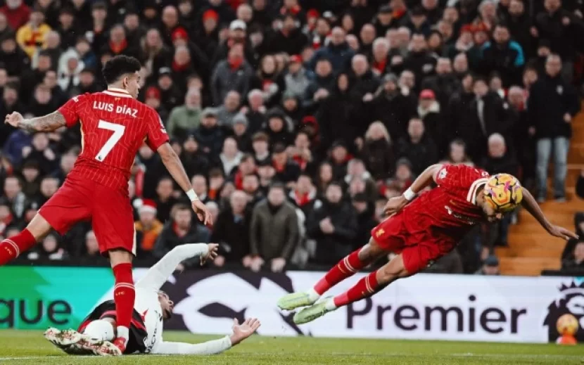\"Arsenal\" və \"Liverpul\" heç-heçə etdi