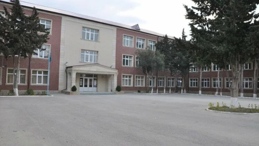 Gəncədə şagird şagirdi bıçaqladı - VİDEO