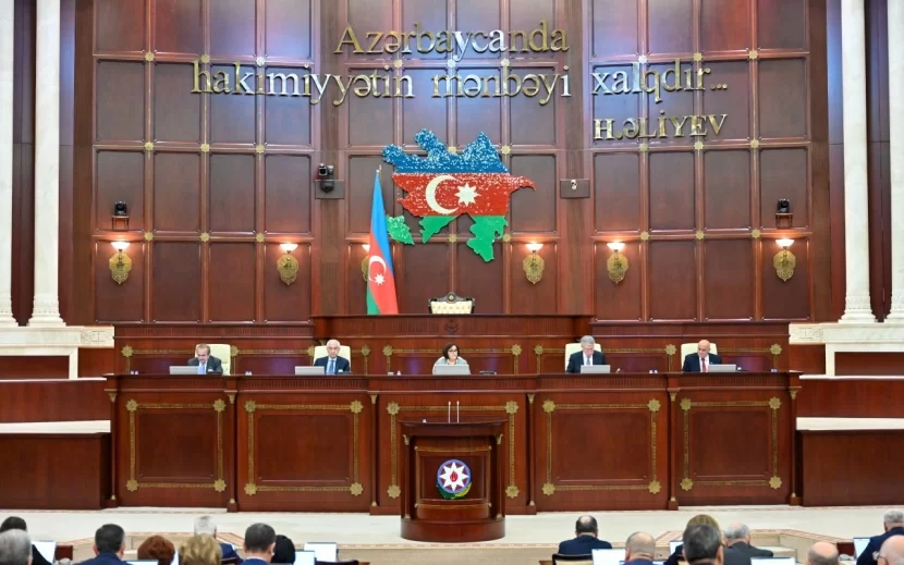 Milli Məclisin iclası başladı
