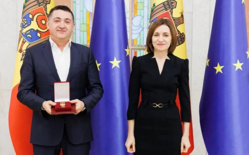 Moldova Prezidenti soydaşımızı medal ilə təltif edib - FOTOLAR