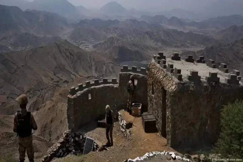 Pakistan ordusunun postuna silahlı BASQIN: Ölən və yaralananlar var