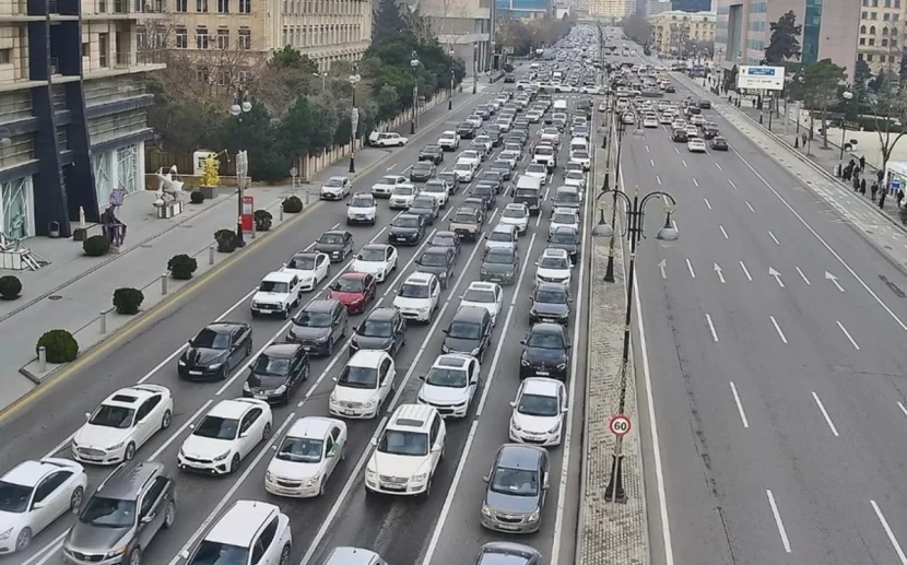 Bakının bir sıra yollarında TIXAC yaranıb 
