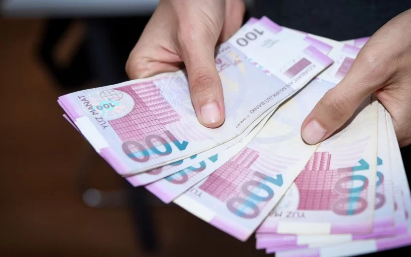 Minimum aylıq əməkhaqqı artırıldı