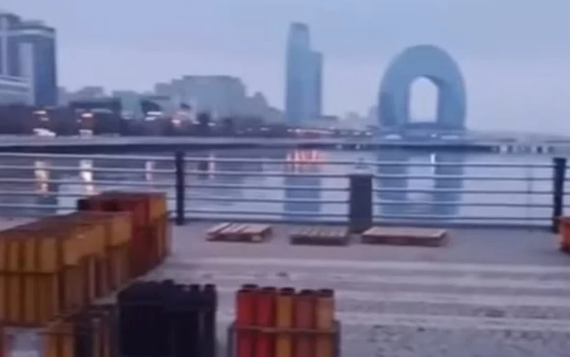 Bulvarda Yeni il atəşfəşanlığına HAZIRLIQ