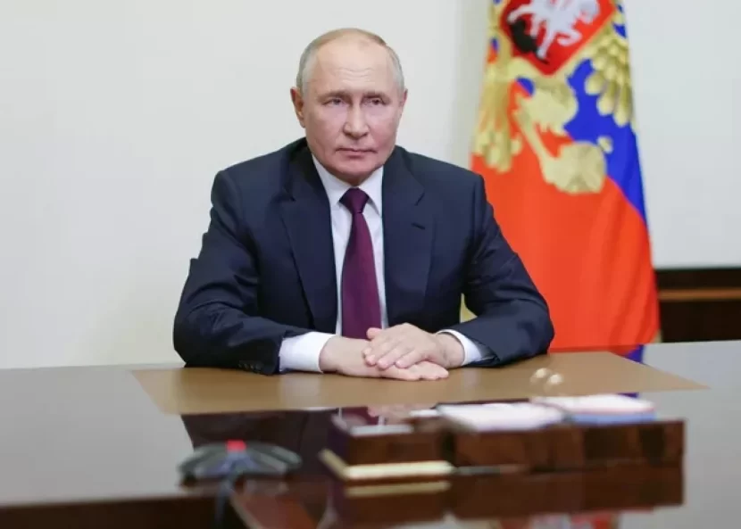 Putin komandası ilə Xəzər regionunu müzakirə etdi