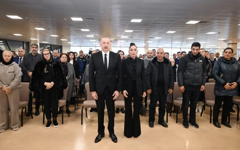 Prezident və birinci xanım ekipaj üzvlərinin vida mərasimində - FOTOLAR
