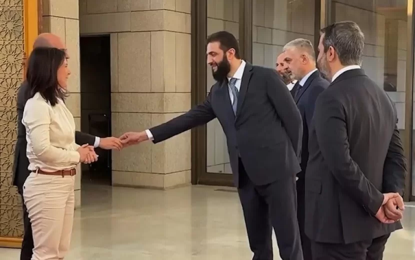 Suriyanın yeni lideri qadın nazirin əlini sıxmadı - VİDEO
