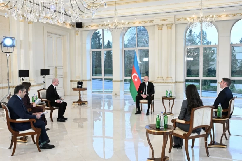 Azərbaycan Prezidenti İlham Əliyevin yerli televiziya kanallarına müsahibəsi - CANLI