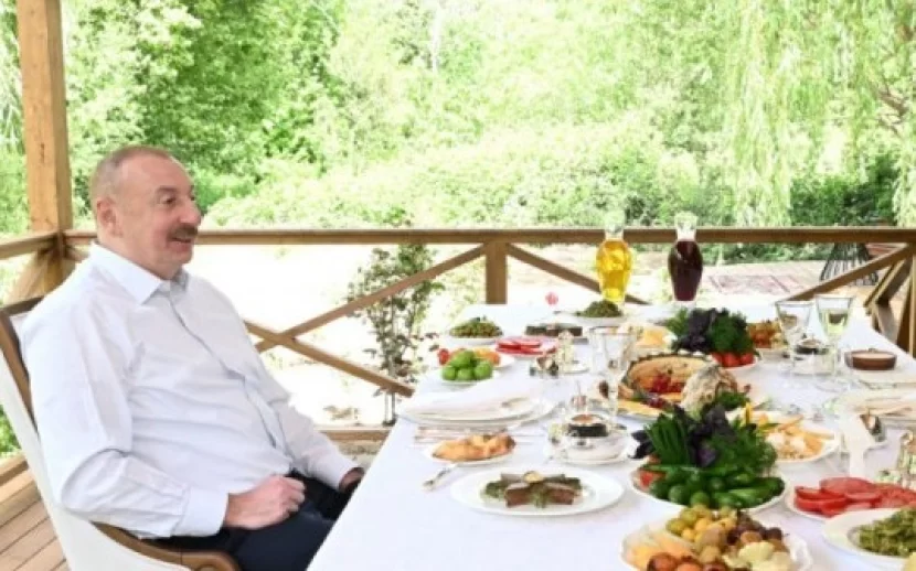 İlham Əliyev həmkarı ilə birgə nahar etdi