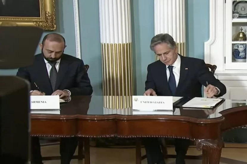 Ermənistan və ABŞ strateji tərəfdaşlıq haqqında xartiya imzaladı