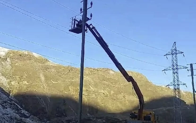 “Azərişıq” ASC Kəlbəcər və Laçında yenidənqurma işlərini davam etdirir - VİDEO