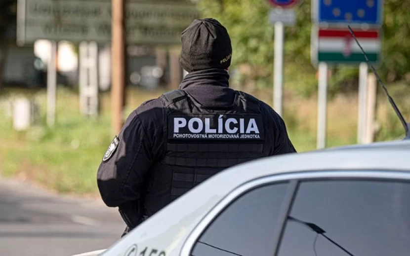 Slovakiyada tələbə məktəbə hücum etdi - Ölənlər var