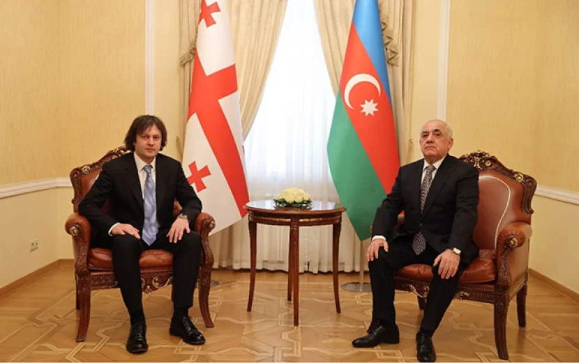 Baş nazirlər görüşdü