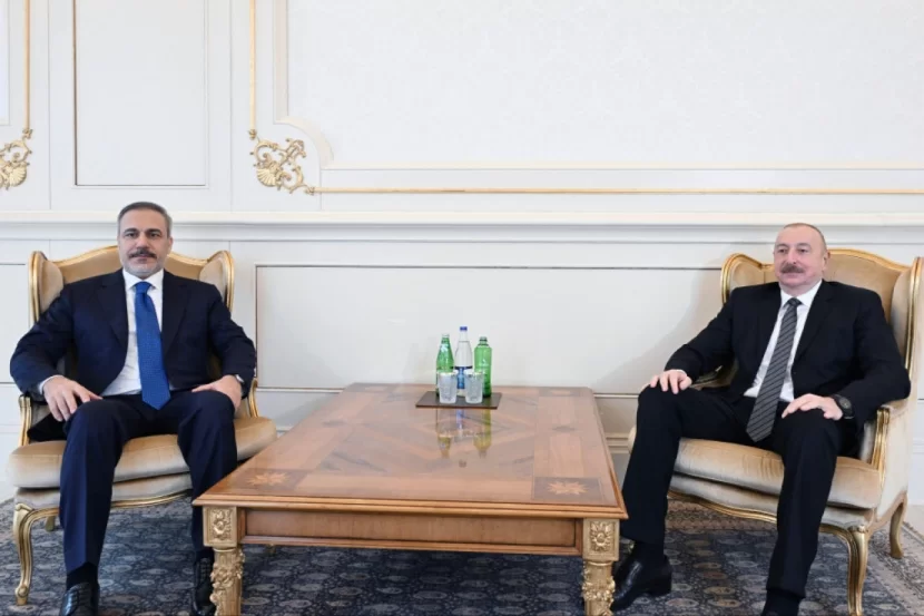 Prezident İlham Əliyev Türkiyənin xarici işlər nazirini qəbul etdi 
