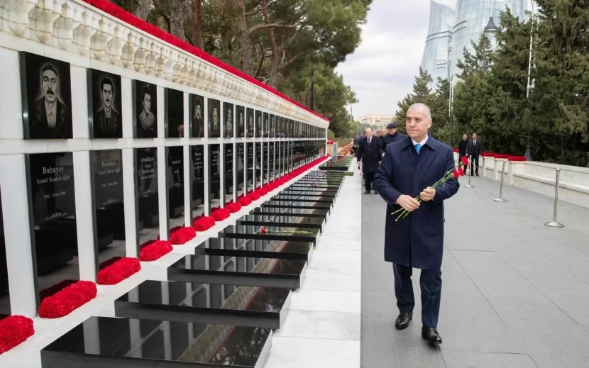 DTX-nin əməkdaşları Şəhidlər xiyabanını ziyarət ediblər - FOTO
