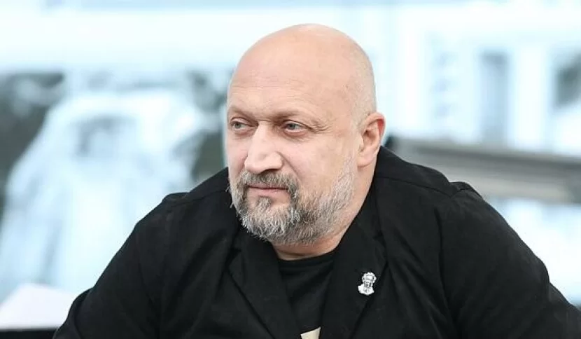 Tanınmış aktyorun maşınında doğranmış qadın meyiti tapıldı