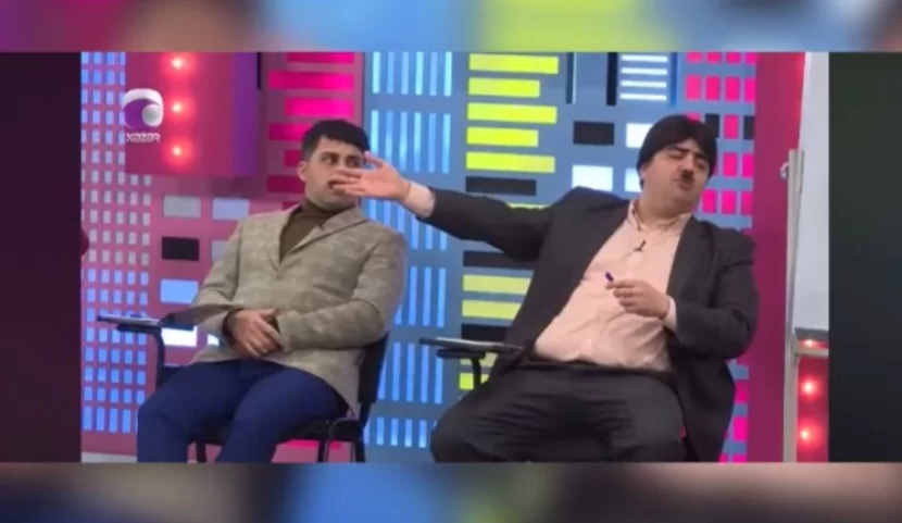 Qida Təhlükəsizliyi Agentliyi Komedixana səhnəsində