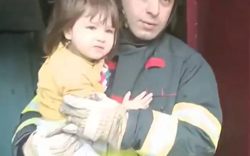 Sumqayıtda yanğın - 11 nəfər təxliyə edilib /VİDEO