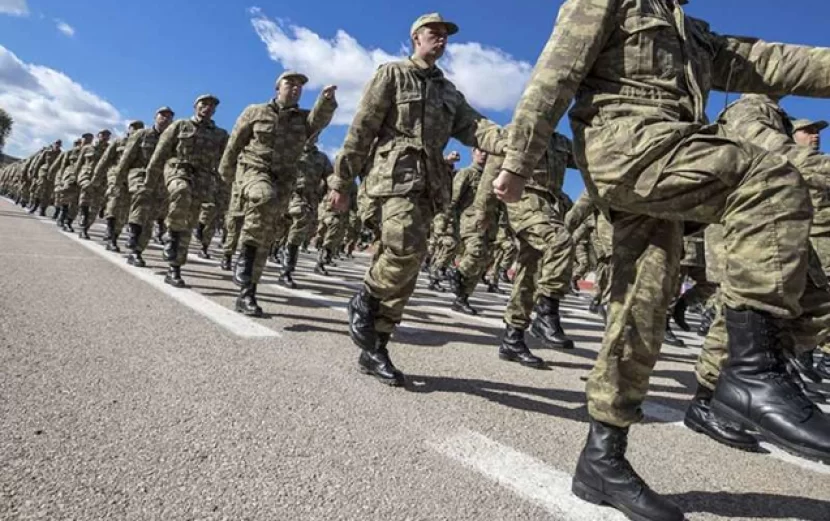 Hərbi formanı qanunsuz daşıyanlar cərimələnəcək
