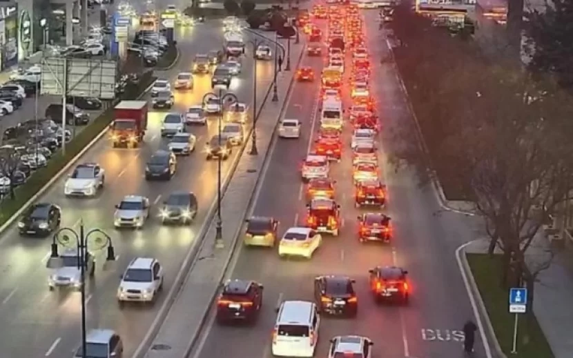 Bakıda hazırda sıxlıq olan yollar - SİYAHI