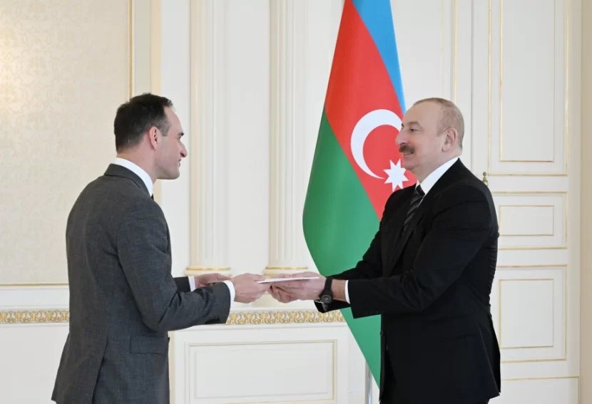 Prezident yeni səfirlərin etimadnaməsini qəbul edib - YENİLƏNDİ