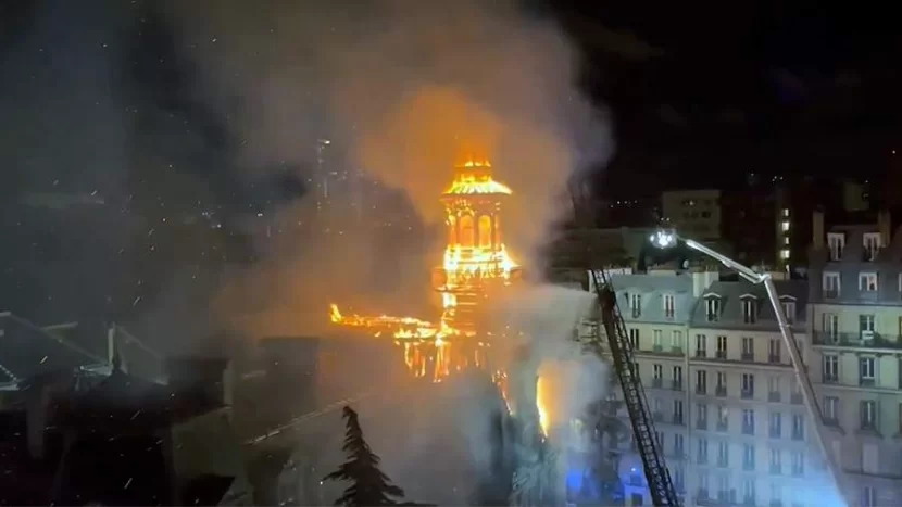 Parisdə bələdiyyə binasında güclü YANĞIN