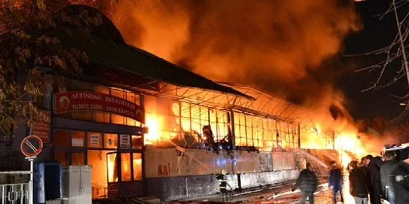 Antalyada otel inşaatında yanğın - Video