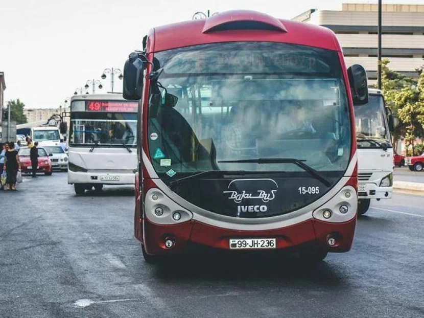 Bakıda infarkt keçirən sürücünün törətdiyi qəza ANBAAN VİDEO