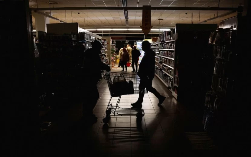Ukraynada partlayışlar oldu - Ölkədə elektrik enerjisi kəsildi