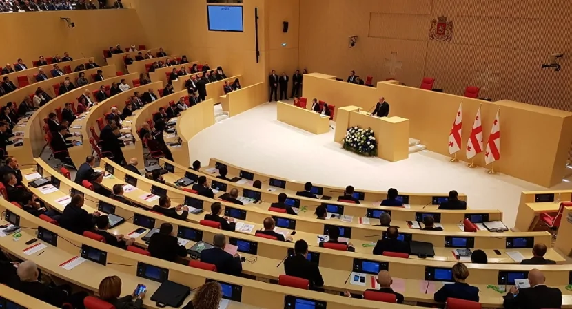 Gürcüstanda 49 deputatın mandatına xitam veriləcək