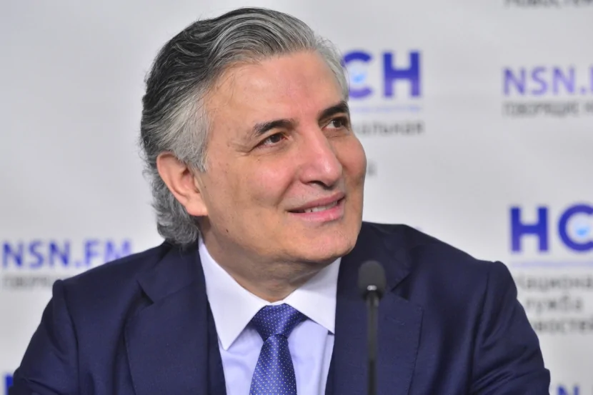 Azərbaycanlı vəkil məşhur blogerdən 18 milyon MƏNİMSƏYİB