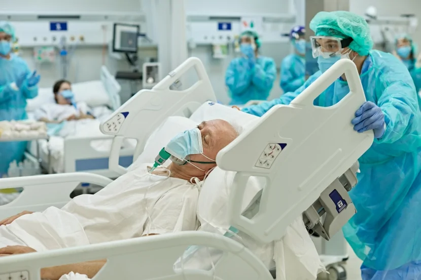 Yeni bir pandemiya MƏNZƏRƏSİ: 100-dən çox xəstə təcridxanalardan qaçdı