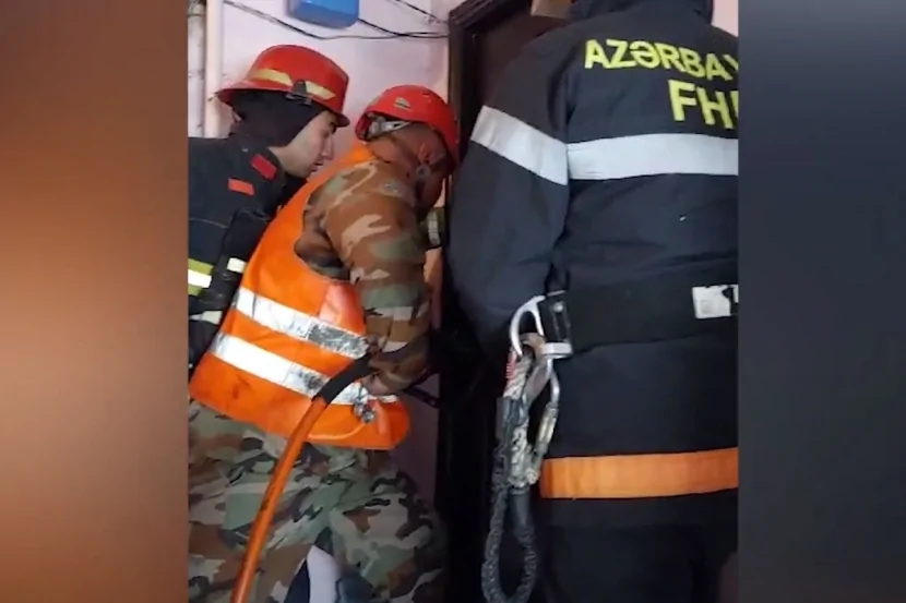 FHN azyaşlı uşaqları xilas etdi - VİDEO