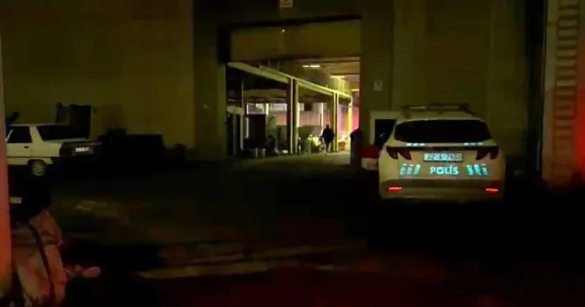 Zavod sahibinin oğlu qum təmizləyən maşının altında öldü - DƏHŞƏT