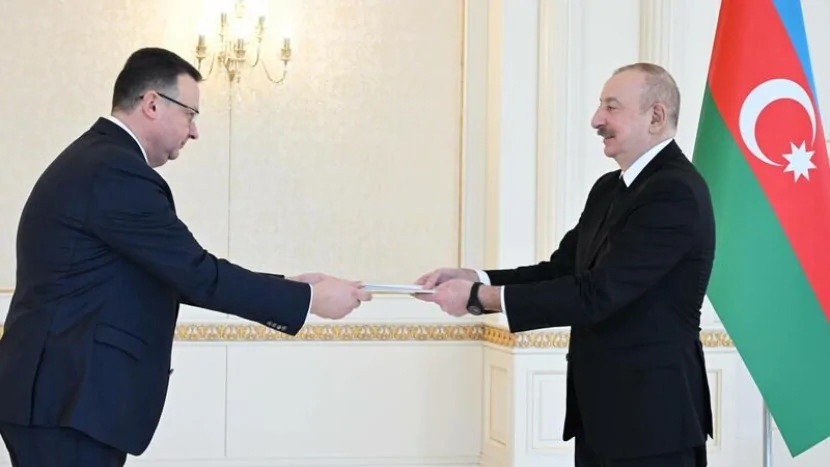 İlham Əliyev Belarusun yeni səfirinin etimadnaməsini qəbul etdi 